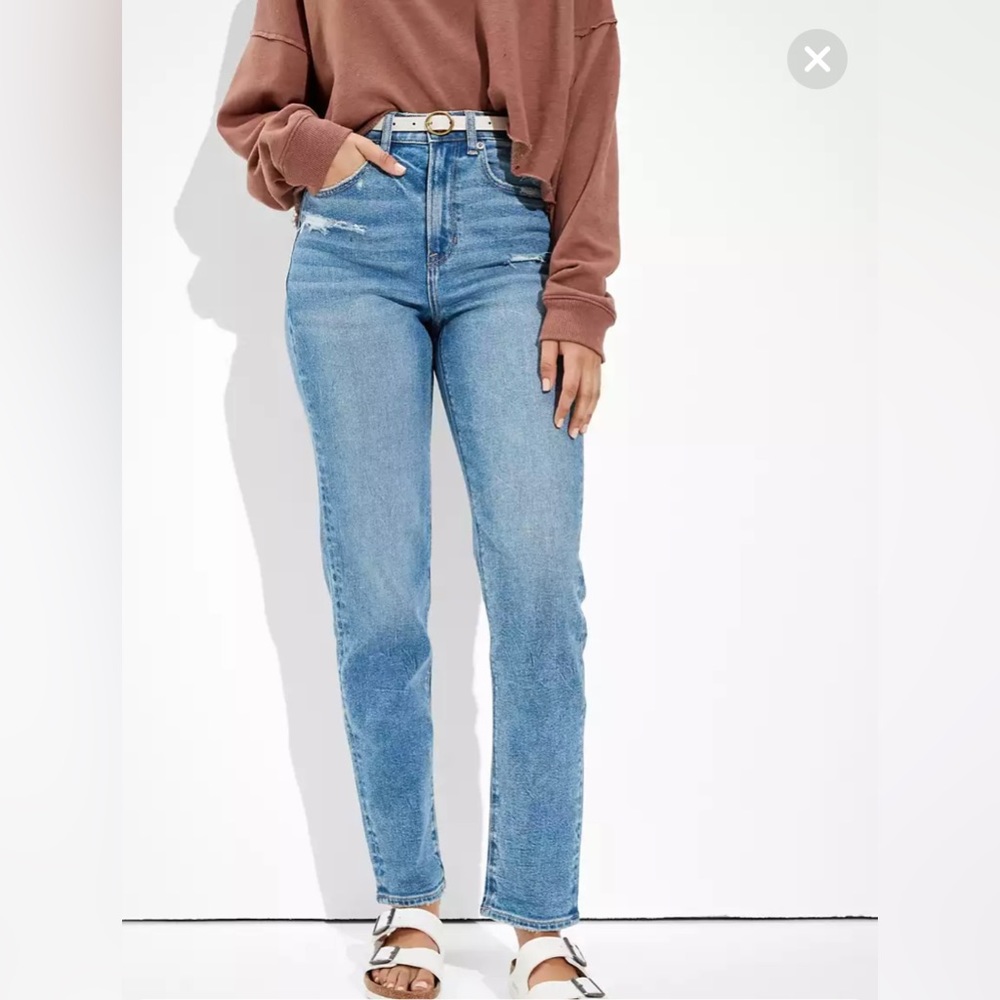 American Eagle Mom Straight Jeans